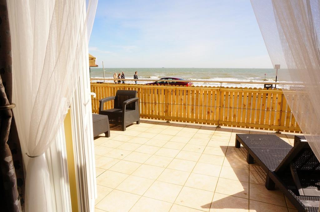 Shoreside Inn Шанклин Екстериор снимка
